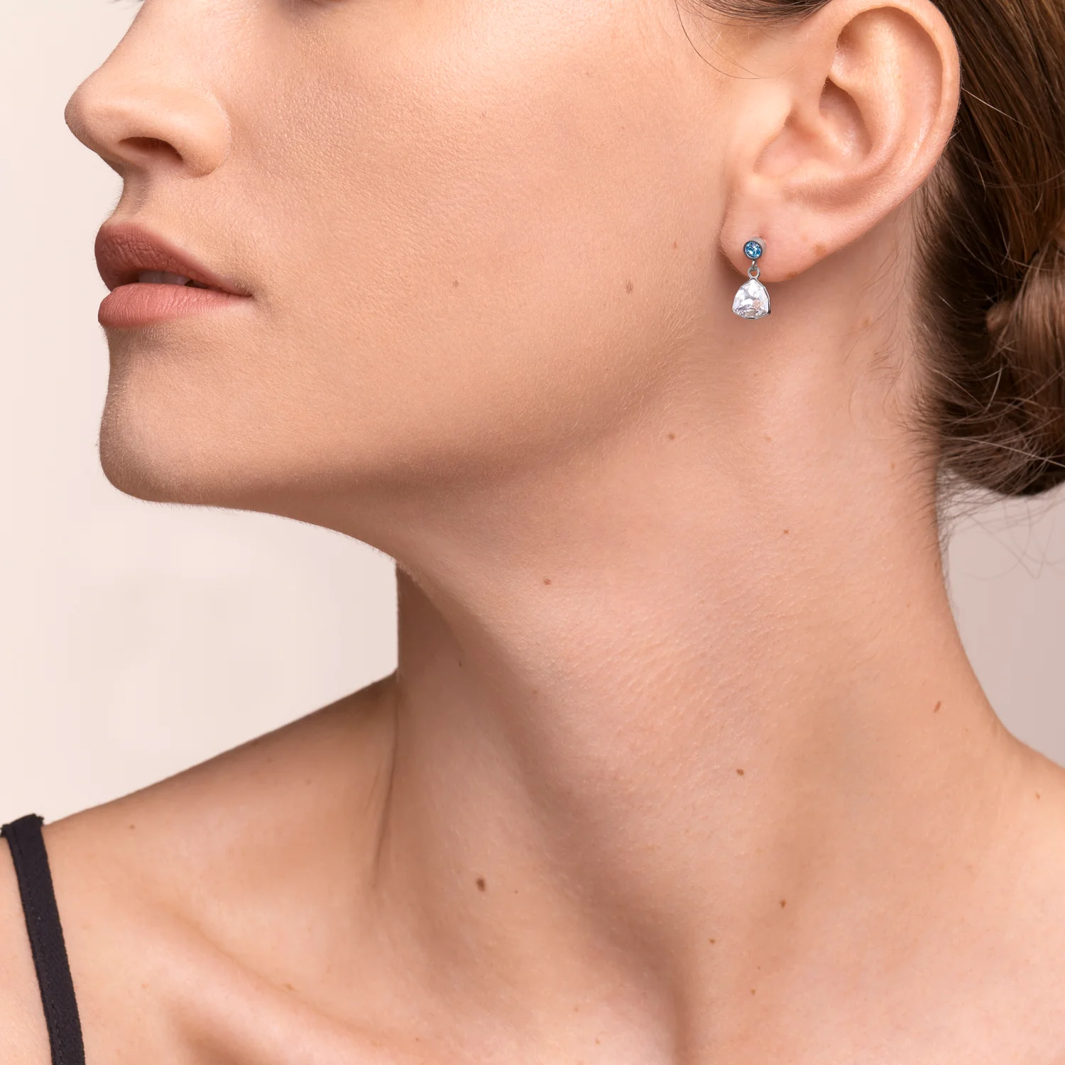 Earrings Pendant Curvy Triangle aqua - Image 4